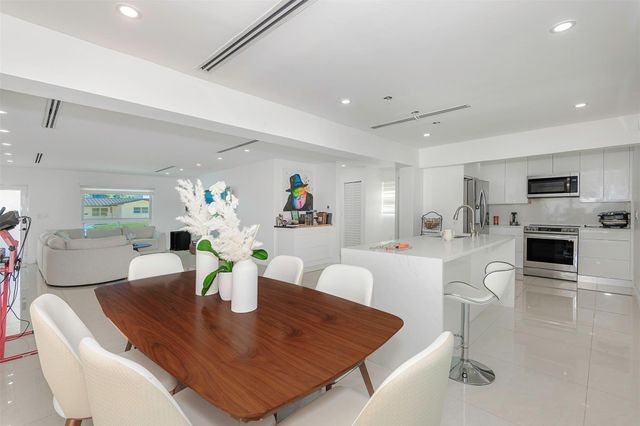 825 Argonaut Isle, Dania Beach, FL 33004