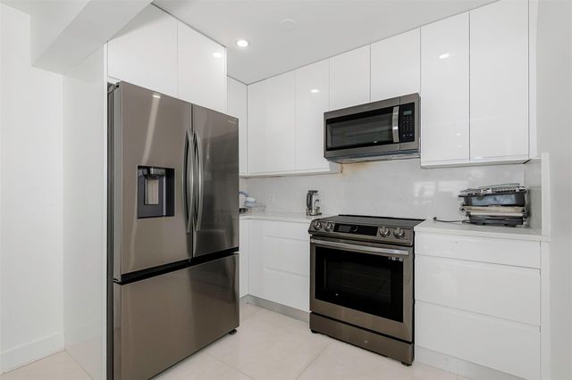 825 Argonaut Isle, Dania Beach, FL 33004