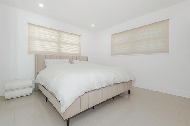 825 Argonaut Isle, Dania Beach, FL 33004