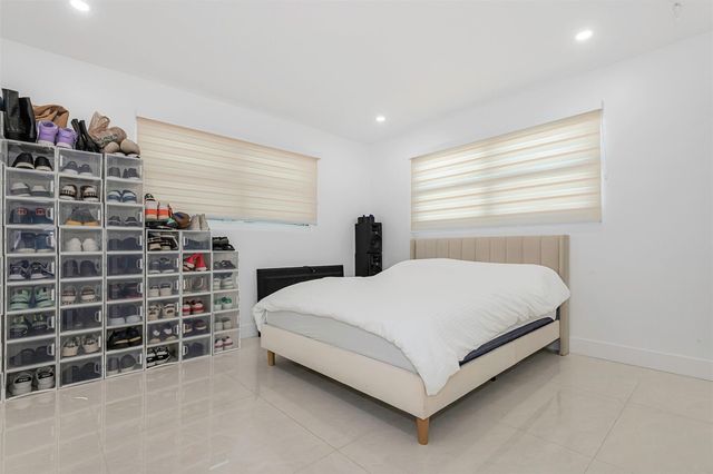 825 Argonaut Isle, Dania Beach, FL 33004