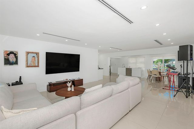 825 Argonaut Isle, Dania Beach, FL 33004