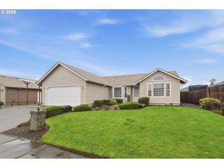 2337 LOCH Dr, Springfield, OR 97477