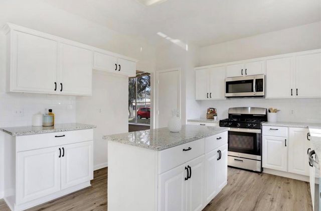 15615 Copano Bay Drive, Sugar Land, TX 77498