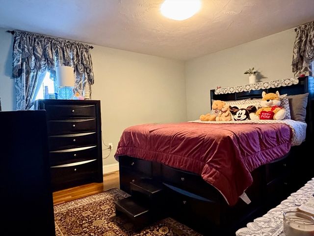 1309 Shootflying Hill Rd, Barnstable, MA 02632