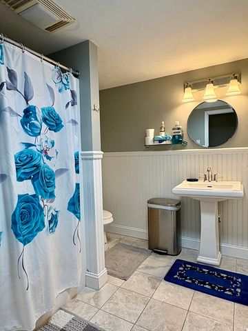 1309 Shootflying Hill Rd, Barnstable, MA 02632