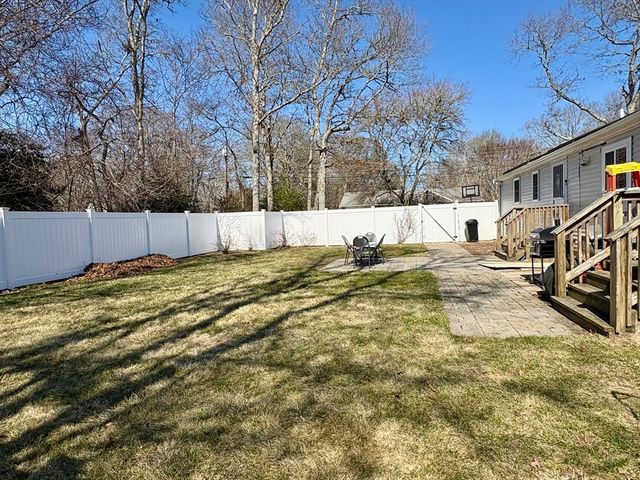 1309 Shootflying Hill Rd, Barnstable, MA 02632