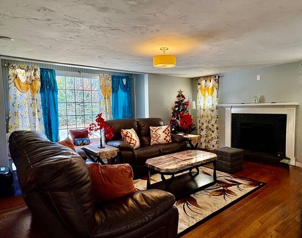 1309 Shootflying Hill Rd, Barnstable, MA 02632