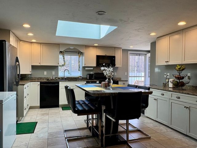 1309 Shootflying Hill Rd, Barnstable, MA 02632