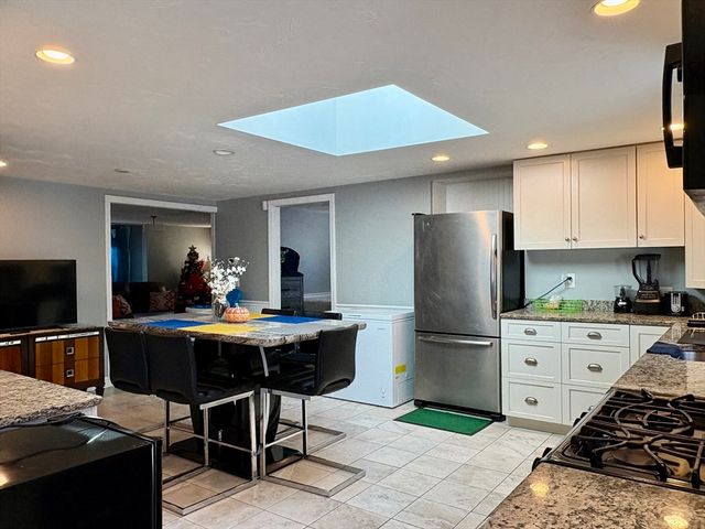 1309 Shootflying Hill Rd, Barnstable, MA 02632