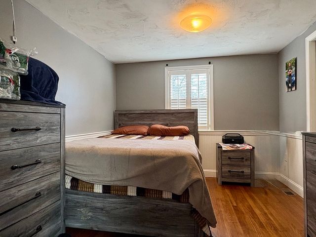 1309 Shootflying Hill Rd, Barnstable, MA 02632