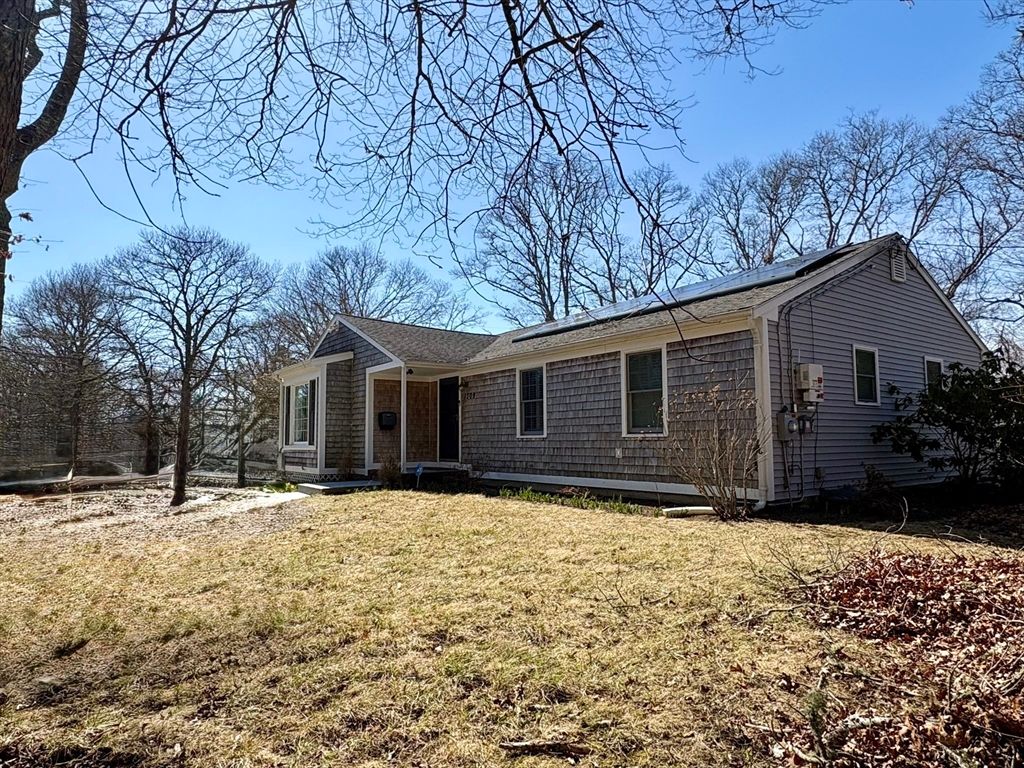 1309 Shootflying Hill Rd, Barnstable, MA 02632