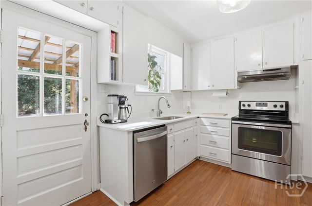 9 Colonel Estill Avenue, Savannah, GA 31406