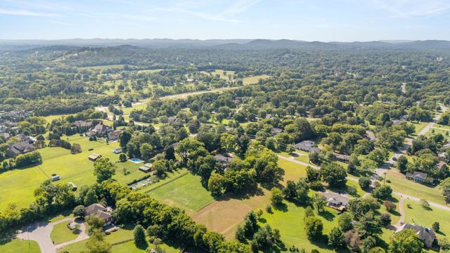 9018 Old Smyrna Rd, Brentwood, TN 37027