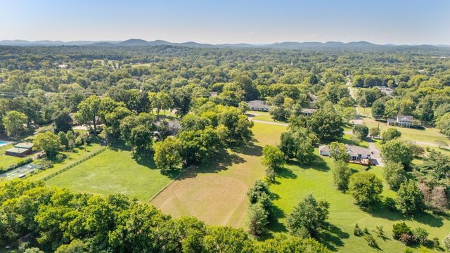 9018 Old Smyrna Rd, Brentwood, TN 37027