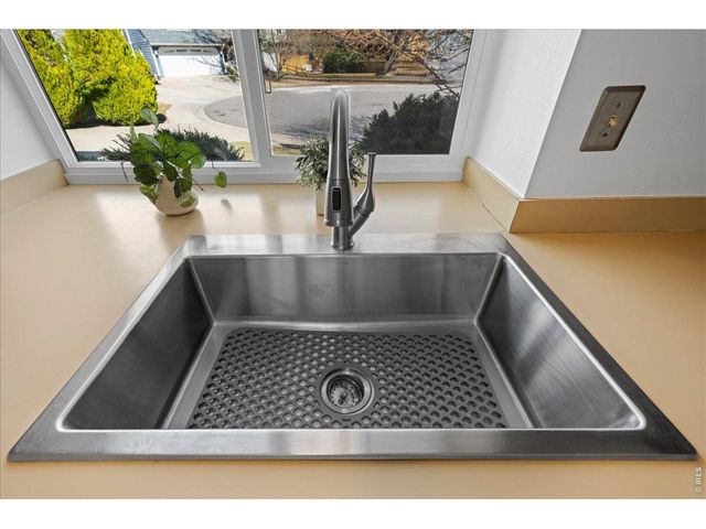 1006 Sunburst Ct, Lafayette, CO 80026