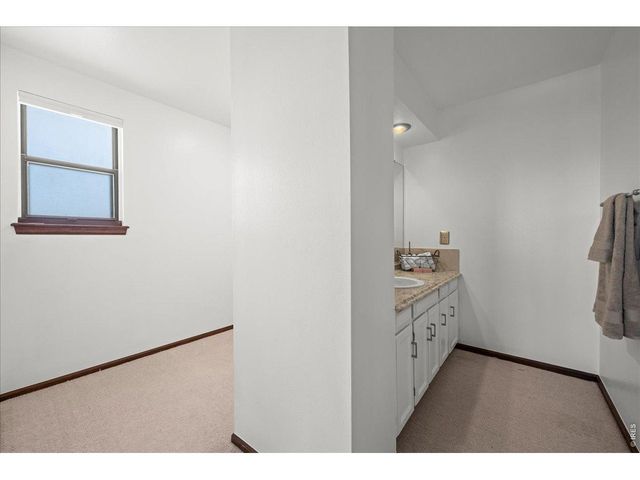 1006 Sunburst Ct, Lafayette, CO 80026