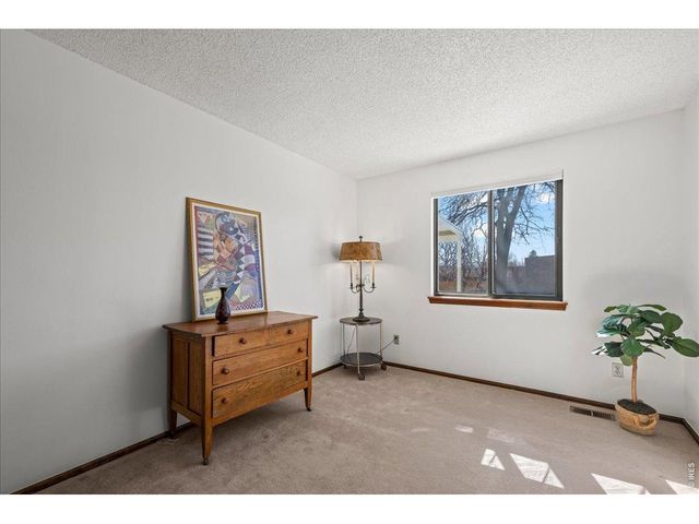 1006 Sunburst Ct, Lafayette, CO 80026