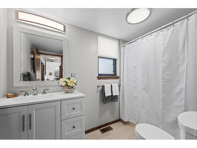 1006 Sunburst Ct, Lafayette, CO 80026