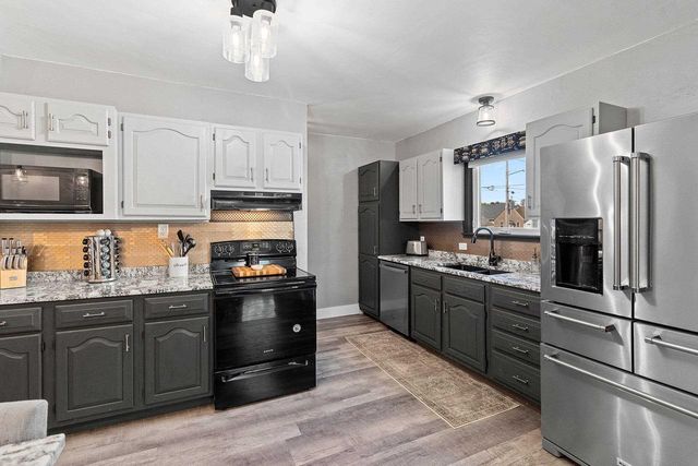 722 E KIMBERLY AVENUE, Kimberly, WI 54136