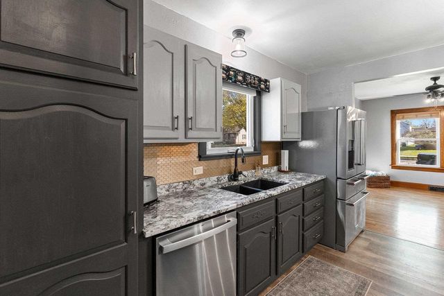 722 E KIMBERLY AVENUE, Kimberly, WI 54136