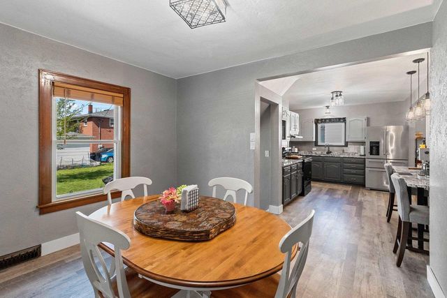 722 E KIMBERLY AVENUE, Kimberly, WI 54136