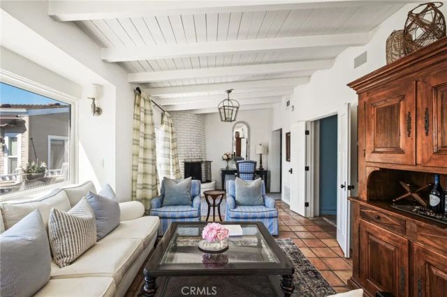 11 Saratoga, Newport Beach, CA 92660