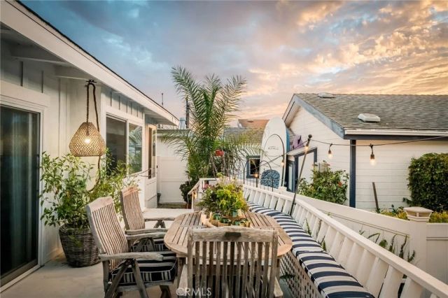 11 Saratoga, Newport Beach, CA 92660
