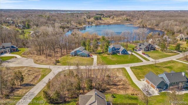 10468 Oak Shore Drive, South Lyon, MI 48178