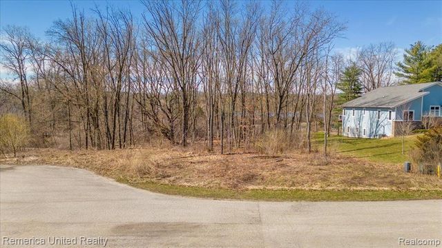 10468 Oak Shore Drive, South Lyon, MI 48178