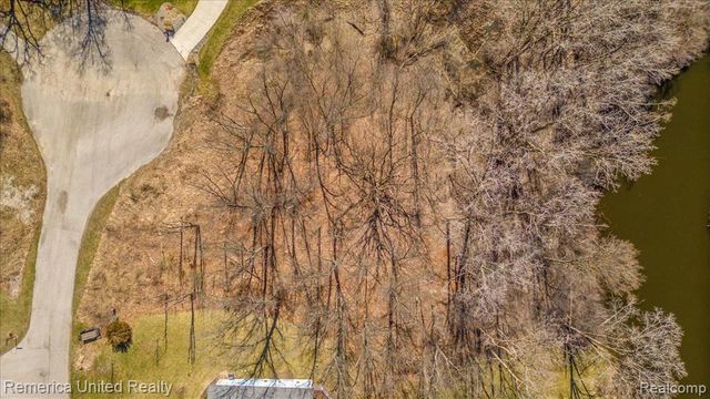 10468 Oak Shore Drive, South Lyon, MI 48178