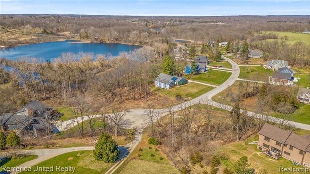 10468 Oak Shore Drive, South Lyon, MI 48178