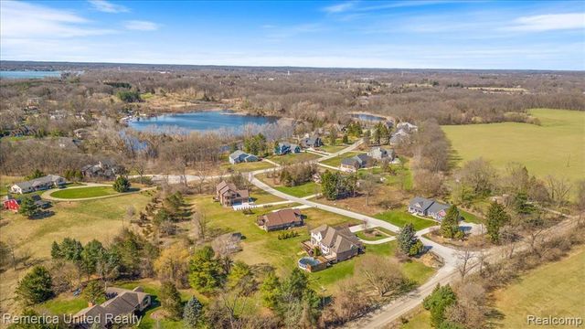 10468 Oak Shore Drive, South Lyon, MI 48178