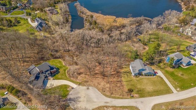 10468 Oak Shore Drive, South Lyon, MI 48178