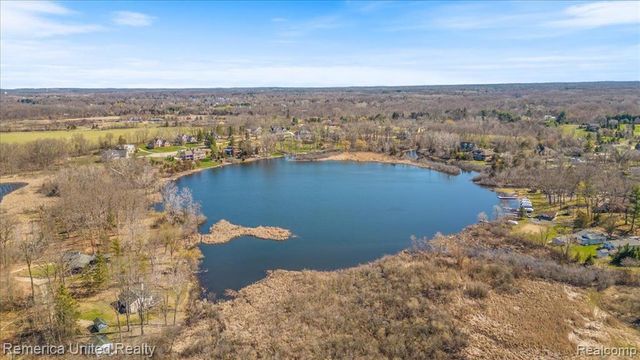 10468 Oak Shore Drive, South Lyon, MI 48178