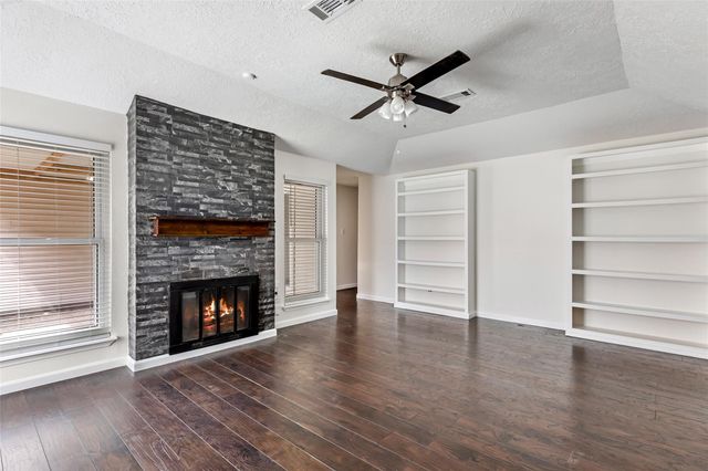 2810 Spring Dusk Lane, Spring, TX 77373