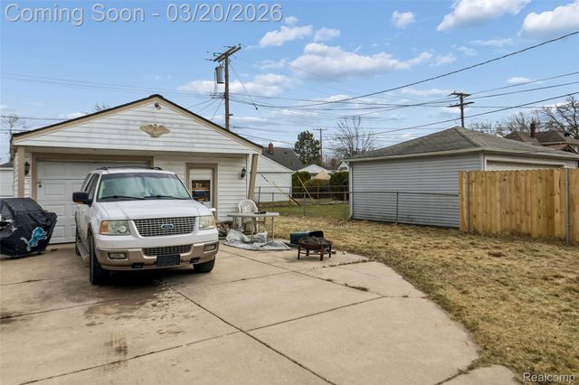 25128 Culver Street, St. Clair Shores, MI 48081