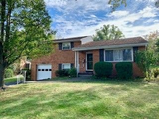 337 Fernledge Dr, New Kensington, PA 15068
