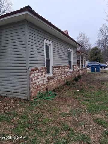 514 Ottawa Street, Seneca, MO 64865