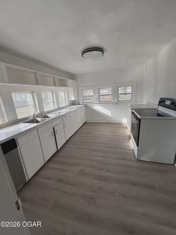 514 Ottawa Street, Seneca, MO 64865