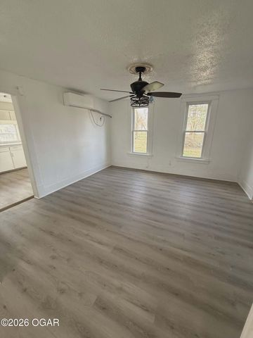 514 Ottawa Street, Seneca, MO 64865