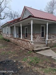 514 Ottawa Street, Seneca, MO 64865