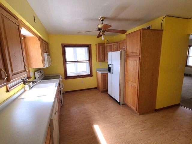 818 S 116th STREET, West Allis, WI 53214