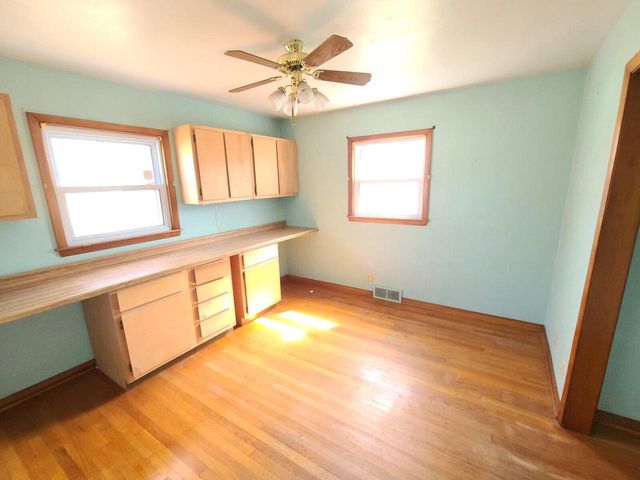 818 S 116th STREET, West Allis, WI 53214