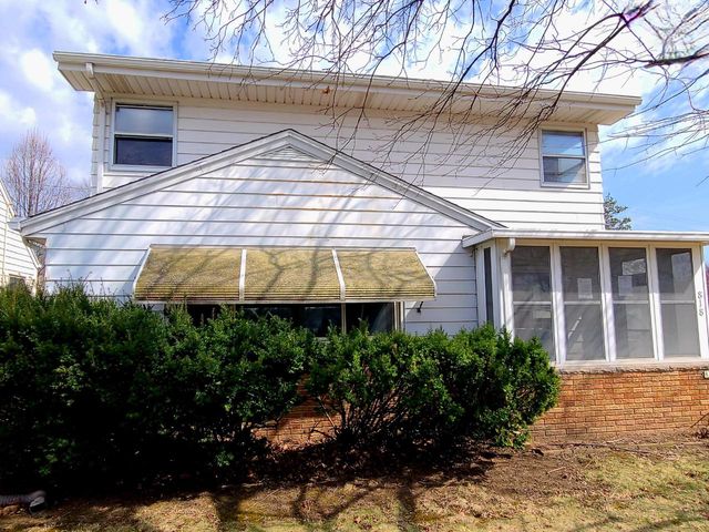 818 S 116th STREET, West Allis, WI 53214