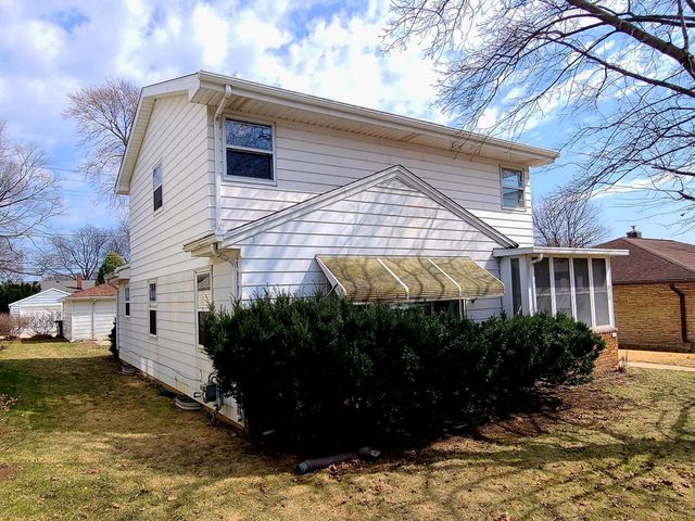 818 S 116th STREET, West Allis, WI 53214