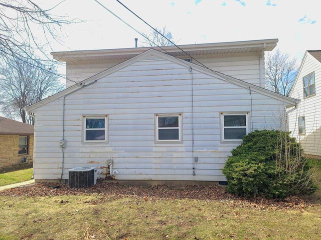 818 S 116th STREET, West Allis, WI 53214