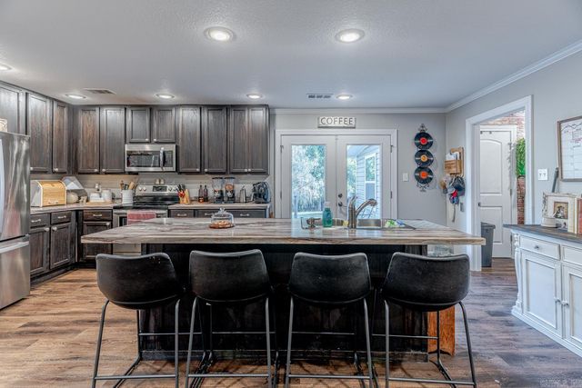 811 Thorne Dr, Paragould, AR 72450