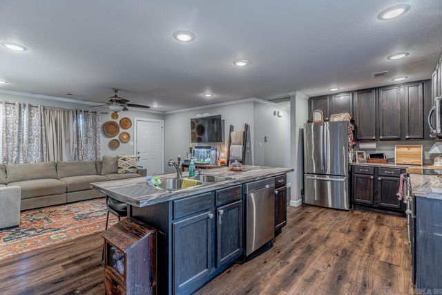 811 Thorne Dr, Paragould, AR 72450
