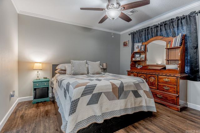 811 Thorne Dr, Paragould, AR 72450