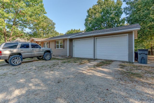 811 Thorne Dr, Paragould, AR 72450